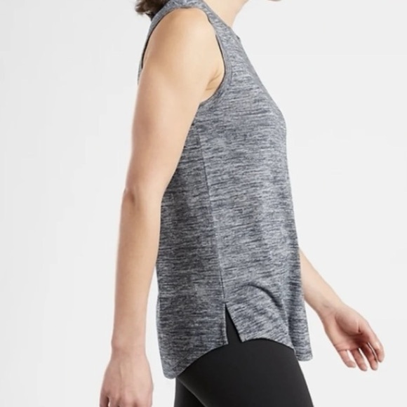 ATHLETA Sleeveless Breezy Top Tank Size Large Petite Flint Heather Gray Navy.  3 - Picture 3 of 8